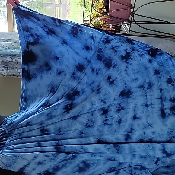 Raviya womens Sm rayon blue tie dye spaghetti straps huge hem width - Picture 2 of 11